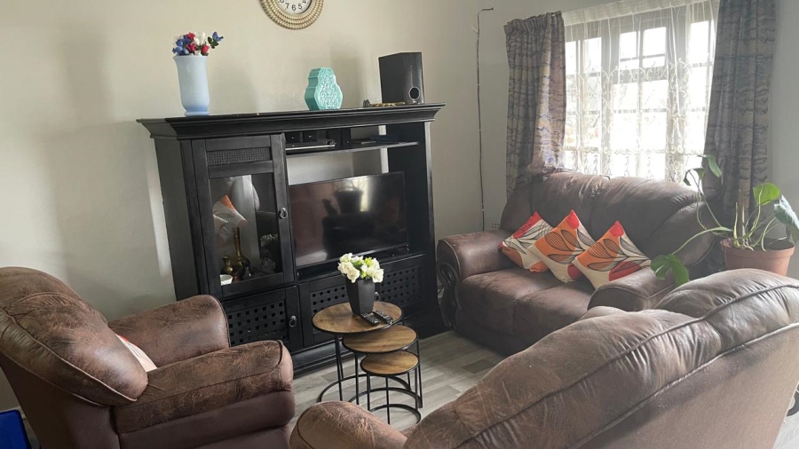 2 Bedroom Property for Sale in Forest Hill Eastern Cape